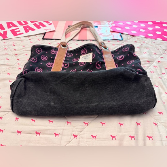 VS PINK VINTAGE Y2K MONOGRAM PUP DOG CREST 86 LOGO BLACK WEEKENDER TOTE BAG RARE - Picture 10 of 11
